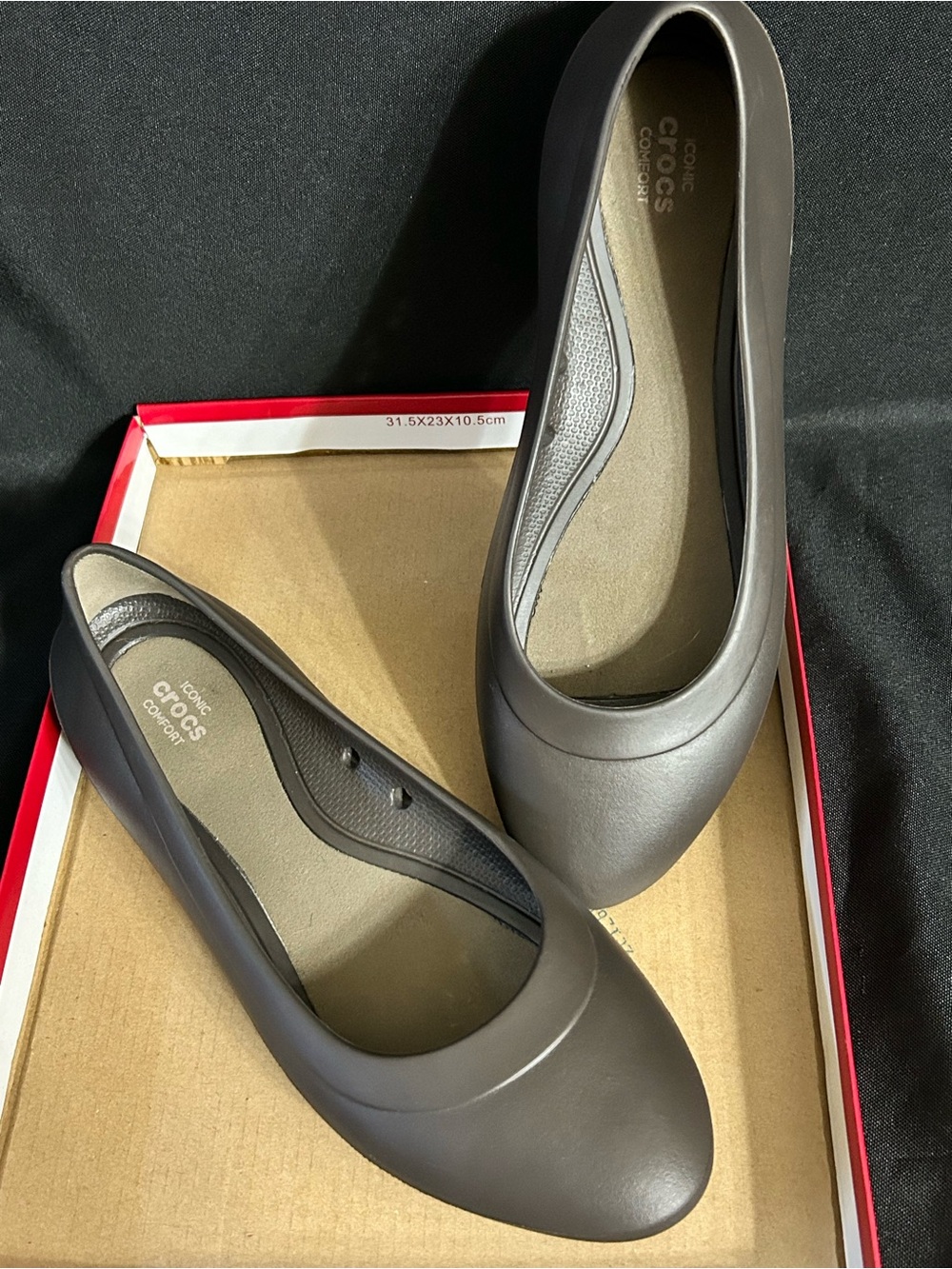 Crocs Women's Grey Ballet Flats Comfortable Slip-On Shoes SZ 8 - Picture 2 of 6